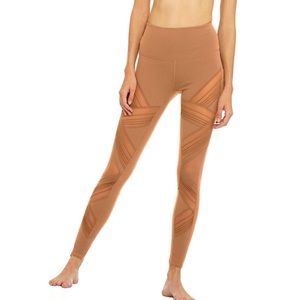 Alo Yoga High-Waist Ultimate Legging Henna
Worn once
Perfect condition
Size XXS